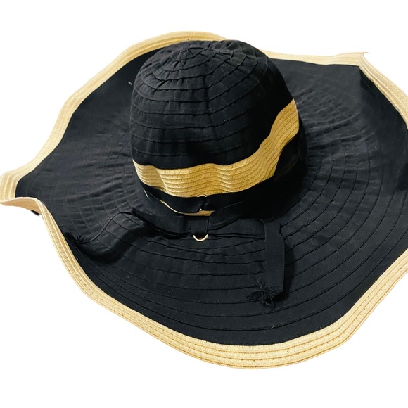 ⭐️ AUGUST Black and Tan Ribbon Bow Sun Hat - Picture 1 of 9